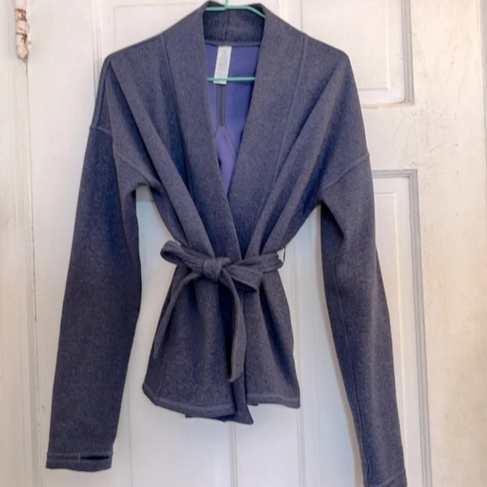 Ivivva by Lululemon purple blue heather girls wrap jacket in size 14